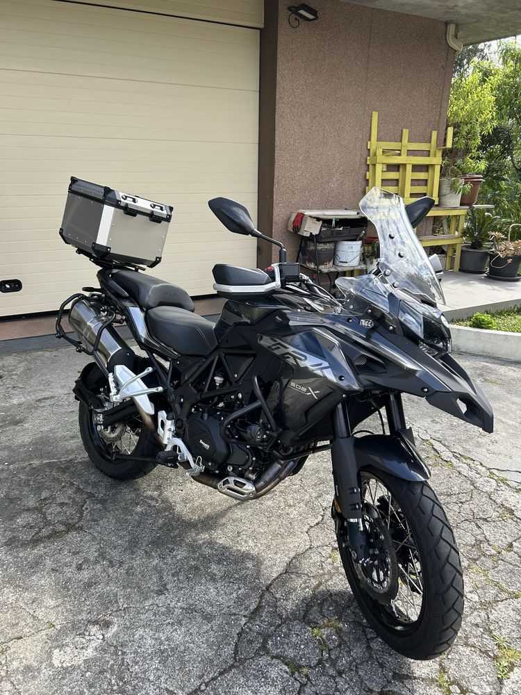 Moto BENELLI TRK502X de 2023