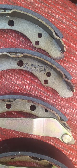 Гальмівні колодки продам 4 шт.
