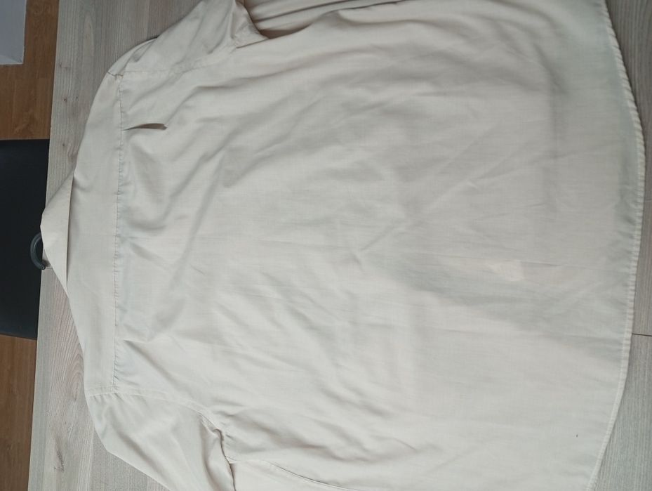 Camisa bege como nova