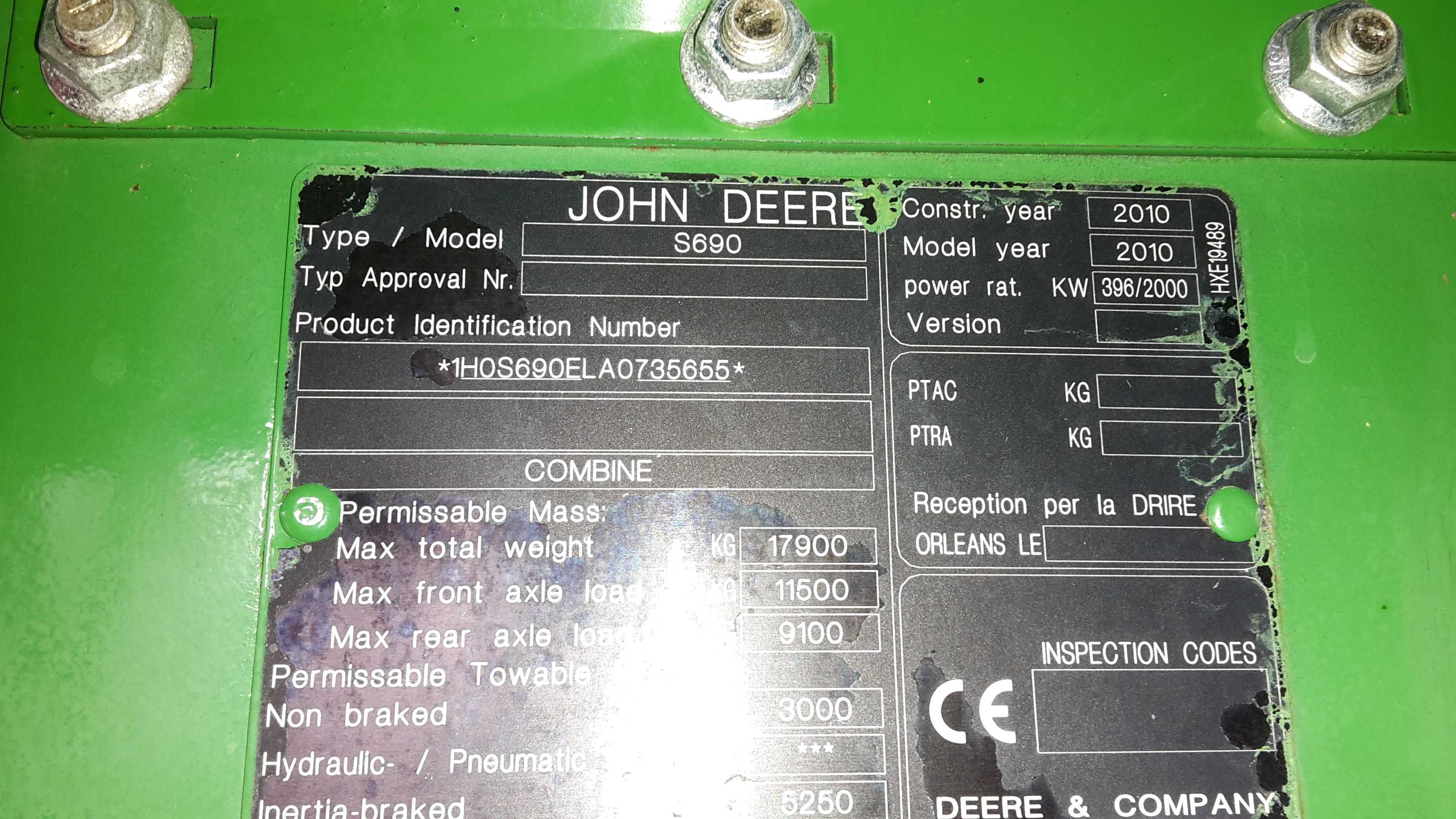 John Deere S690i