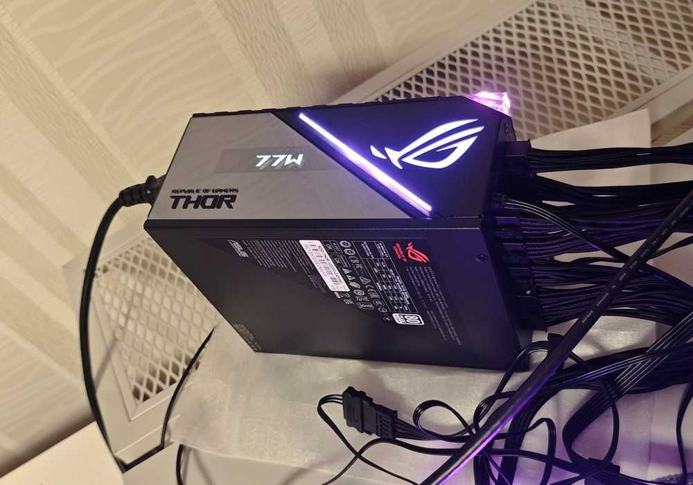 Блок Питания Asus ROG Thor 1000W 80 Plus Platinum II (90YE00L1-B0NA00)