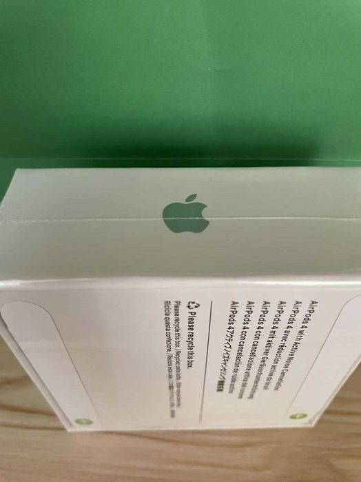 Słuchawki bezprzewodowe Apple airpods 4 na gwarancji