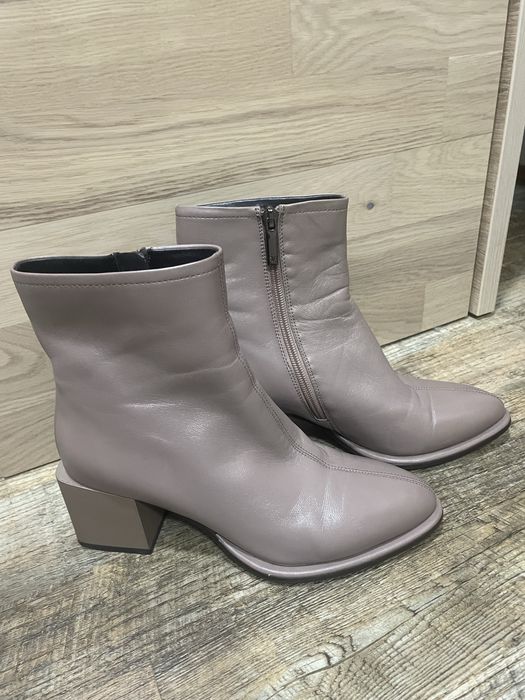 Ботильйони / черевички жіночі Vitto Rossi 38 розмір натуральна шкіра
