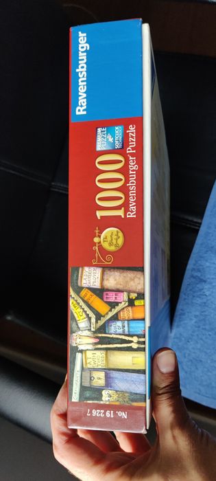 Puzzle Ravensburger 1000 peças "The Bizarre Bookshop"