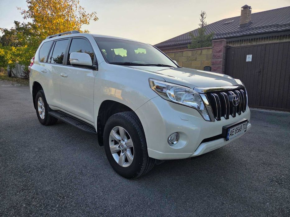 В Ідеальному станіToyota LandCruiserPrado2014. Не  битий,не фарбований