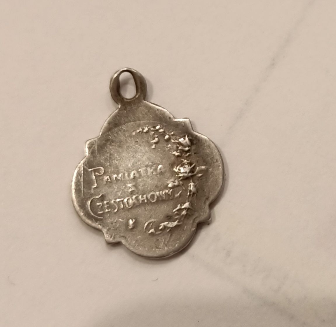 Dwustronny srebrny stary medalik pamiątka z Częstochowy