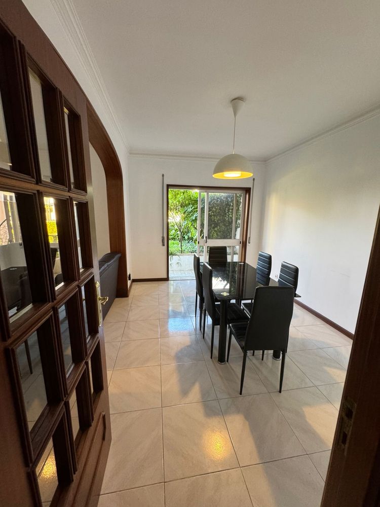Quarto compartilhado prox Aeroporto frente ao Metro.