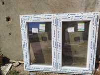 Janela PVC branco ,com oscilobatente
