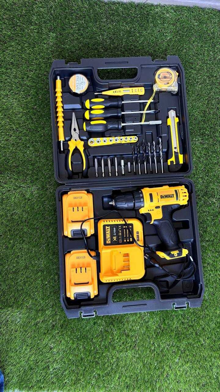 Мощный шуруповерт Dewalt в кейсе с набором инструментов два АКБ деволт