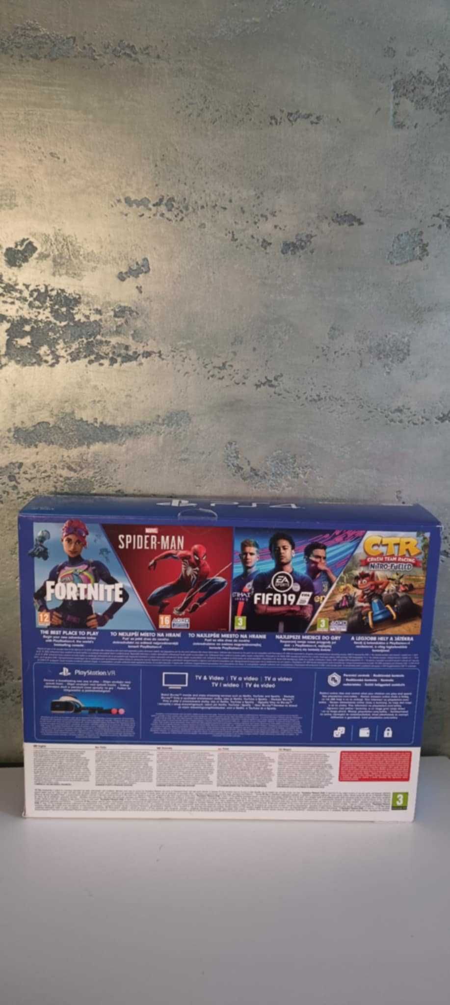 Konsola PlayStation 4
