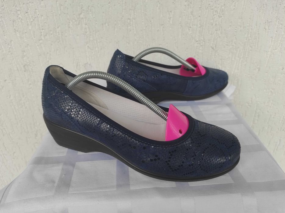 Стильние кожанние туфли Clarks р. 38.5-39