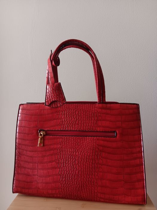 Mala de pele sintética