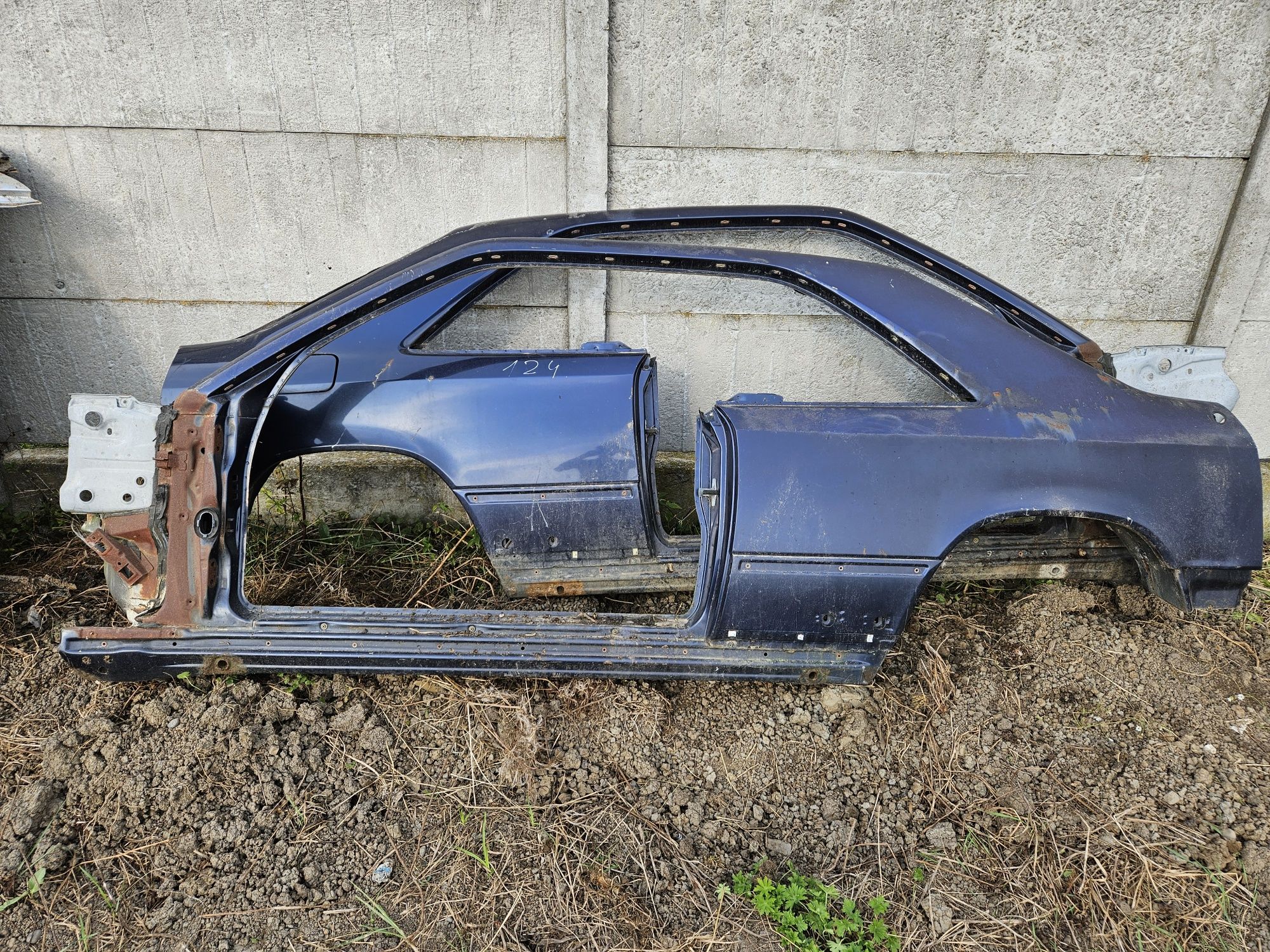 Крило,четверть Мерседес w124 купе