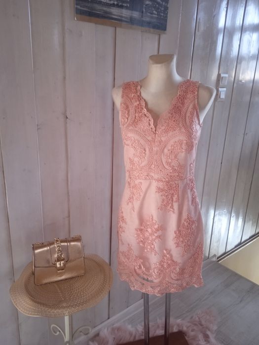 Cudowna krótka koktajlowa sukienka haftowana na różne okazje 36 38