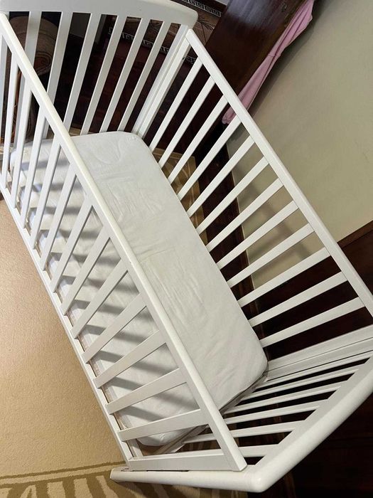 Berço de bebé incluido com colchão