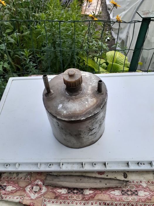 Бачек для воздушно-бензиновой смеси