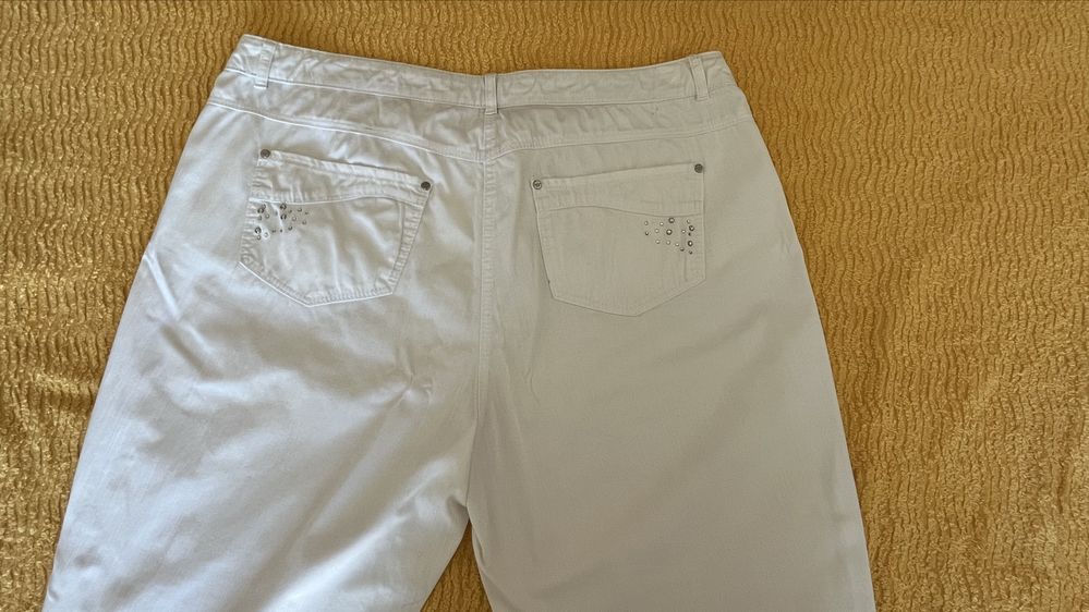 Calças brancas Delux Jeans C&A senhora T46 com brilhantes