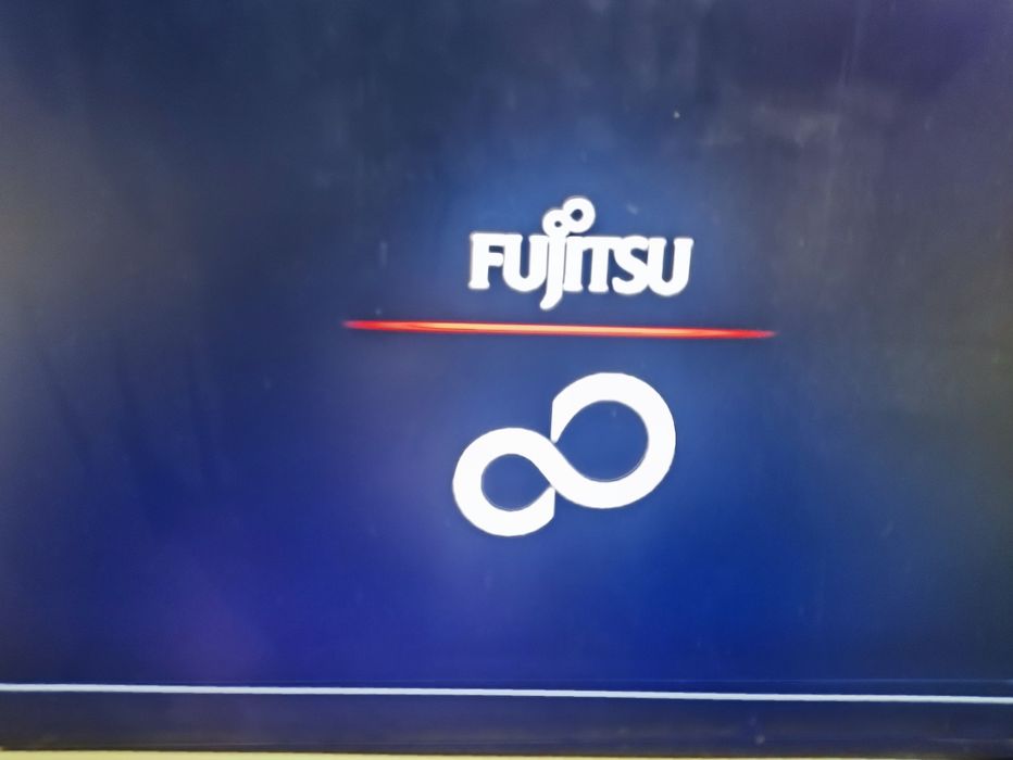 Komputer stacjonarny bez dysku + monitor 24"