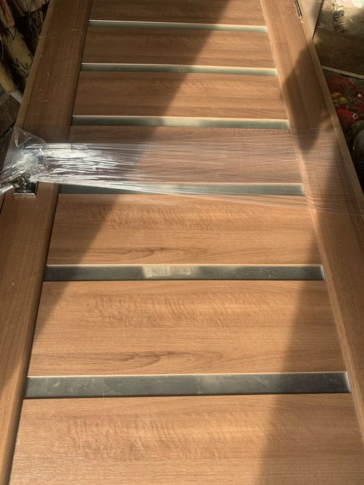 Продам двері між кімнатні