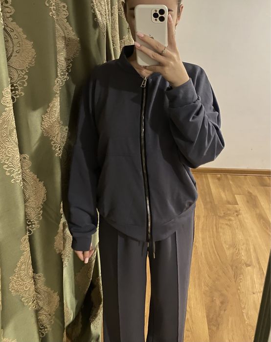 Спортивний костюм на весну/осінь