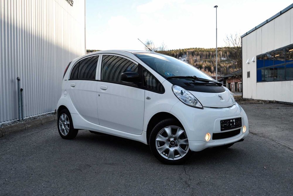 Peugeot iOn 2015 без ДТП, рідний пробіг, два комлпекти дисків і ключів