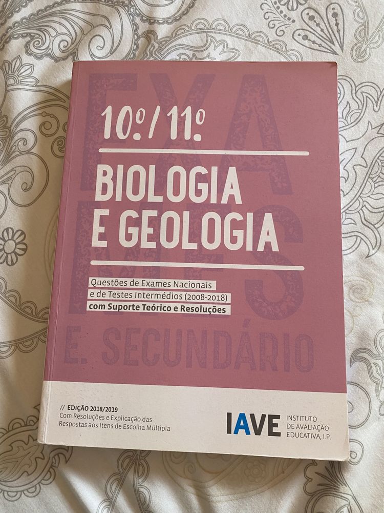 Livro de preparação exame de Biologia Geologia