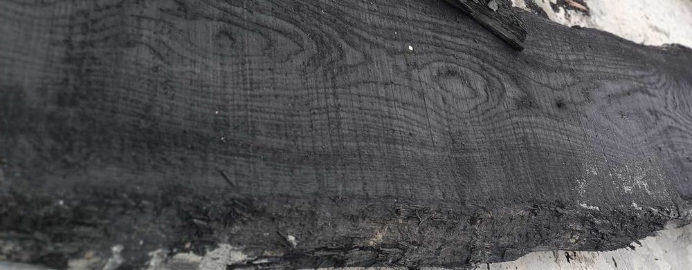 Czarny dąb – deski, blaty, brusy, foszty, plastry - unikatowe drewno