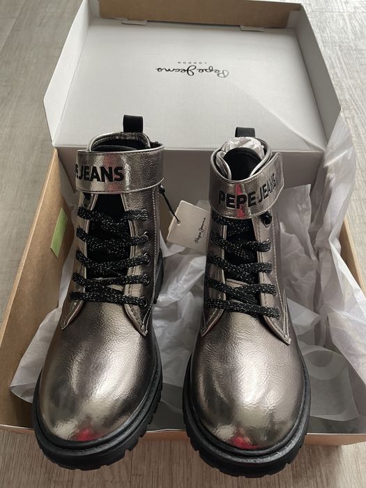 Продам чоботи для дівчини