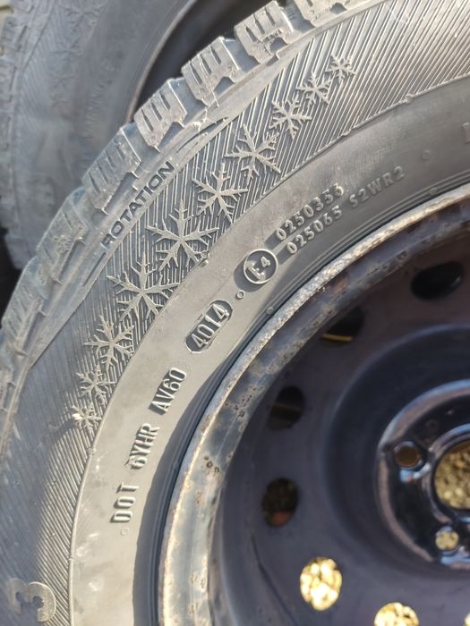 Felgi stalowe 14 z oponami zimowymi do Hyundai i20