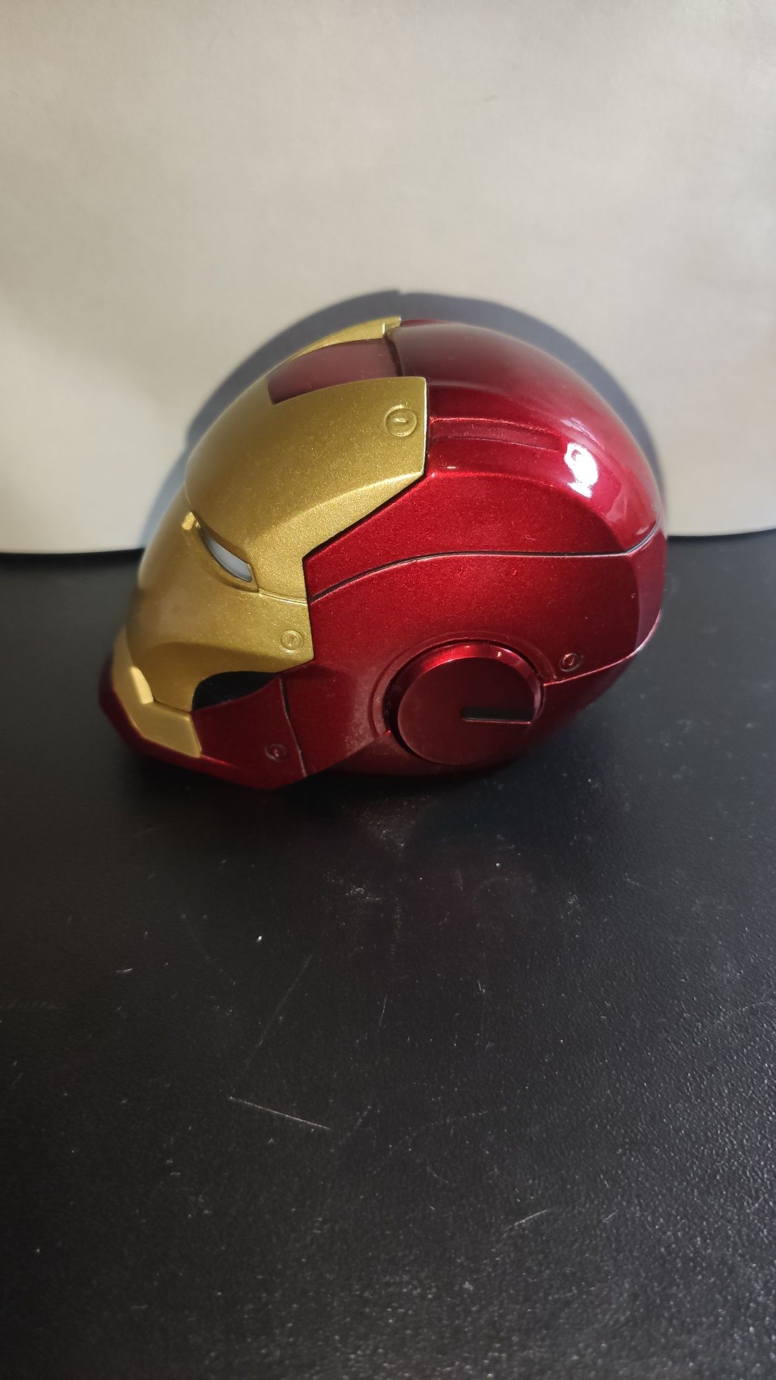 Cabeça do Iron Man da marvel da luz