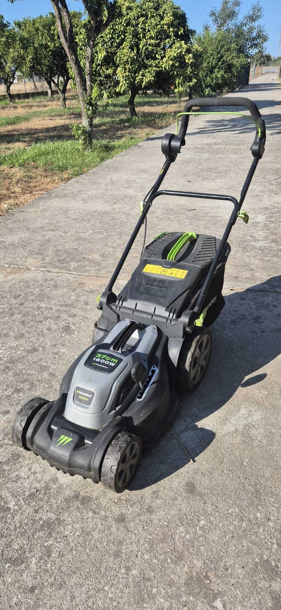 máquina corta-relva elétrica marca Murray