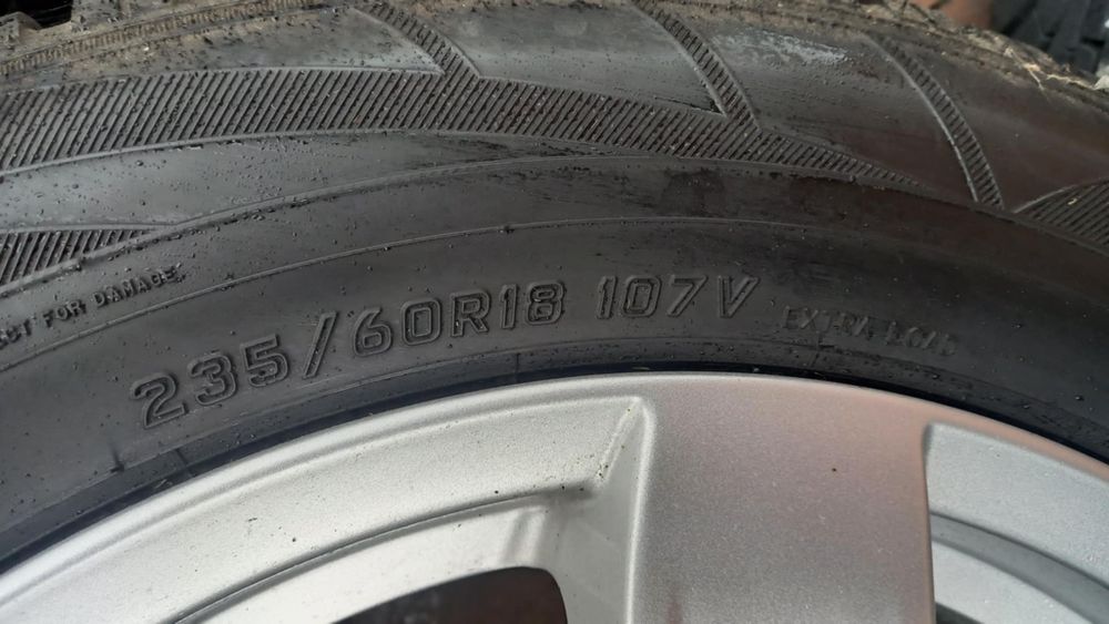Sprzedam komplet koł zimowych 235/60 R18