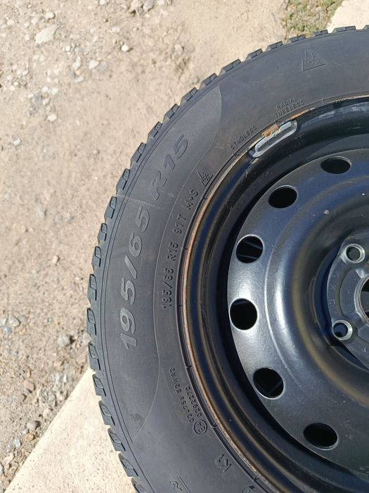 Продам зимню резину Pirelli