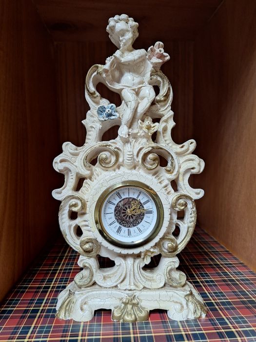 Vendo relógio único decorativo muito antigo