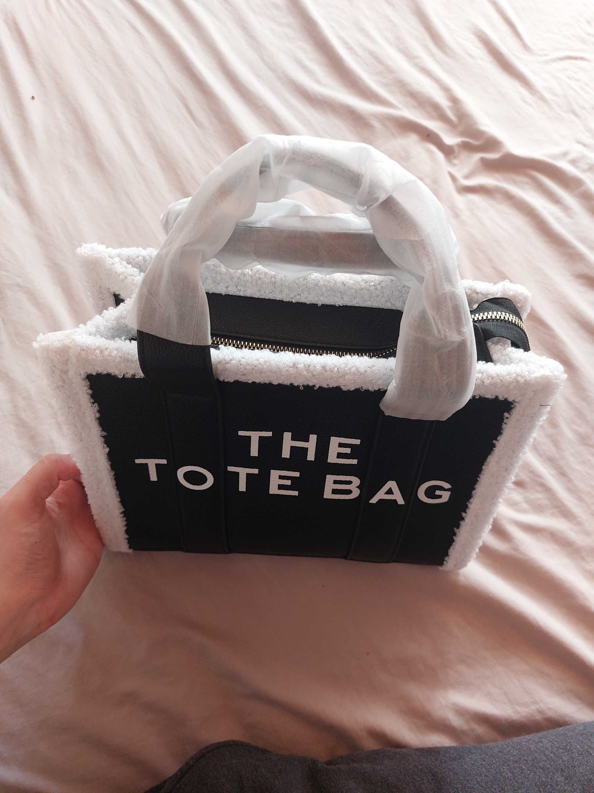 Mala The tote bag preta