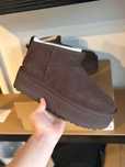 UGG Ultra Mini Platform Burnt Cedar Brown w rozmiarze 41 Nowe
