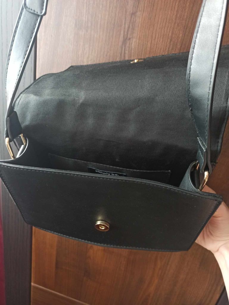 Piękna czarna torebka z frędzlami torebka listonoszka simple be bag