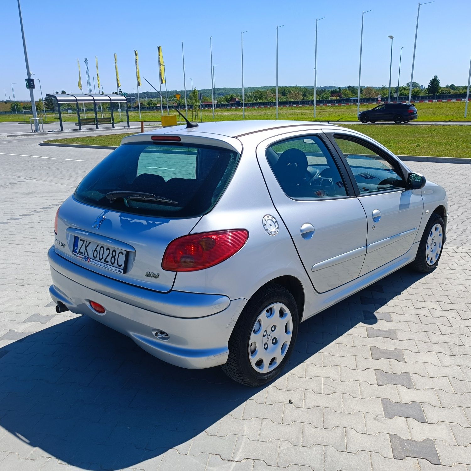 Peugeot 206 1.4 benzyna 75 km 2006 rok,przebieg 178000