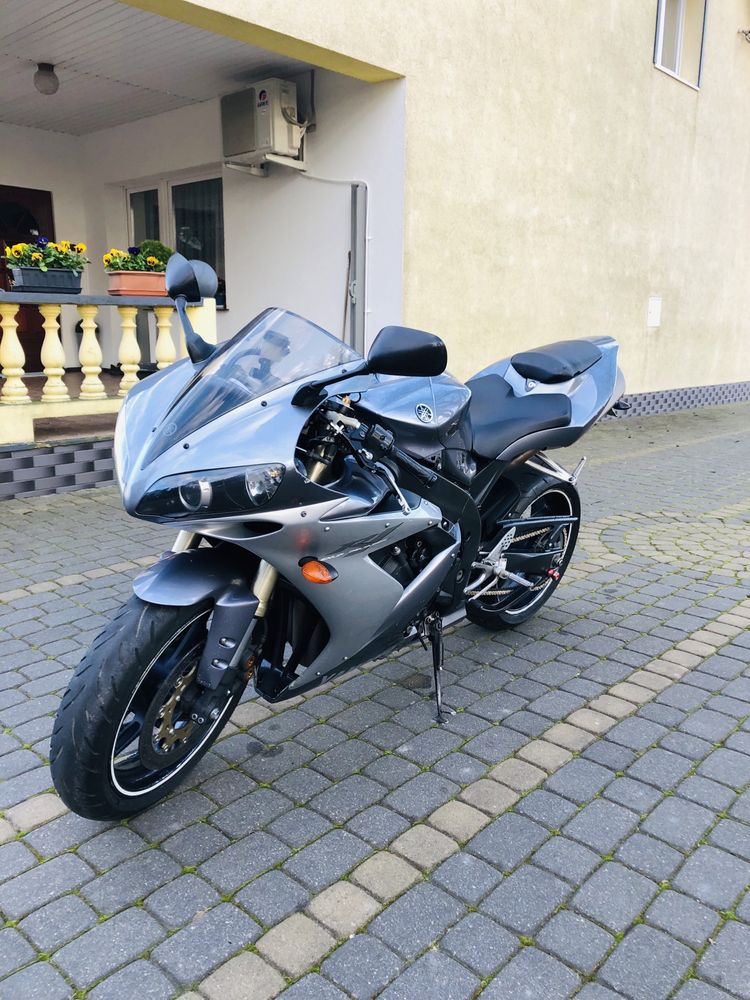 Yamaha R1 RN12 2005