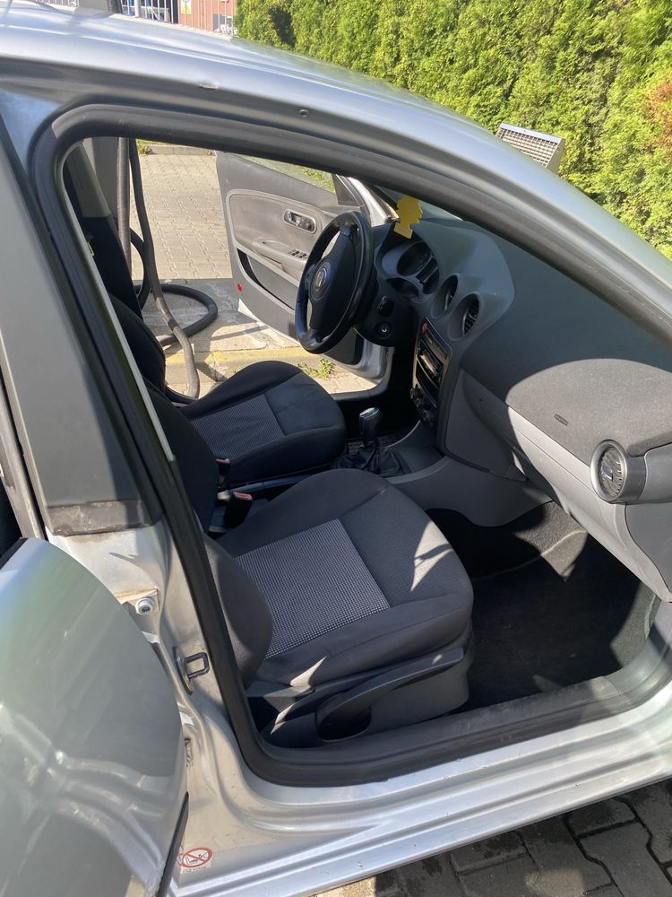 Seat ibiza 1.4 z gazem