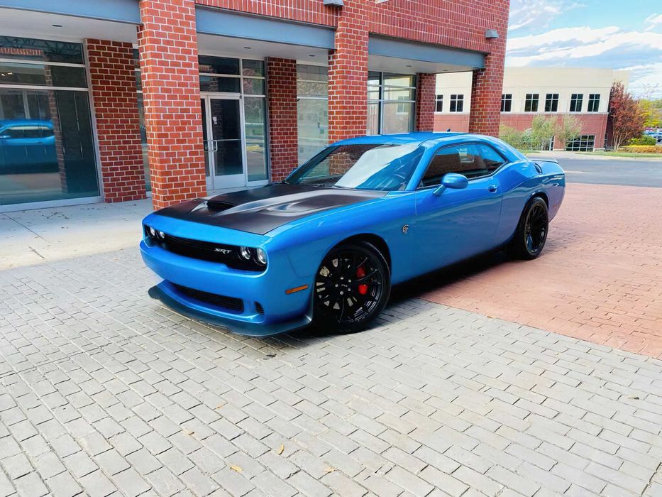 Dodge Challenger SRT Hellcat      2016