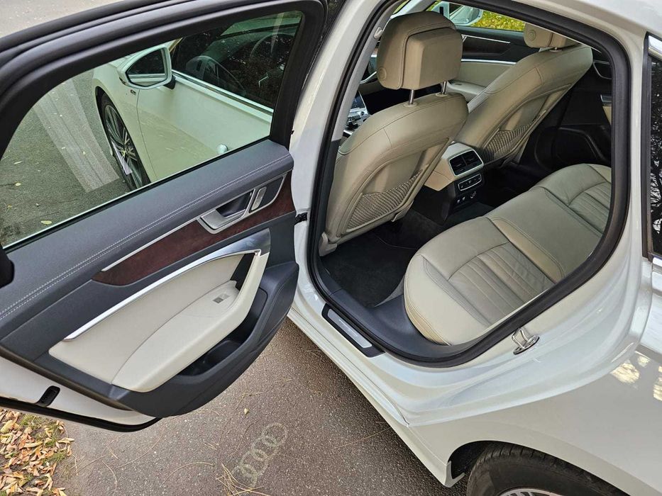 Майже новий автомобіль