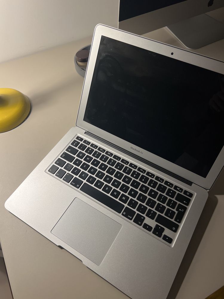 Sprzedam MacBooka Air