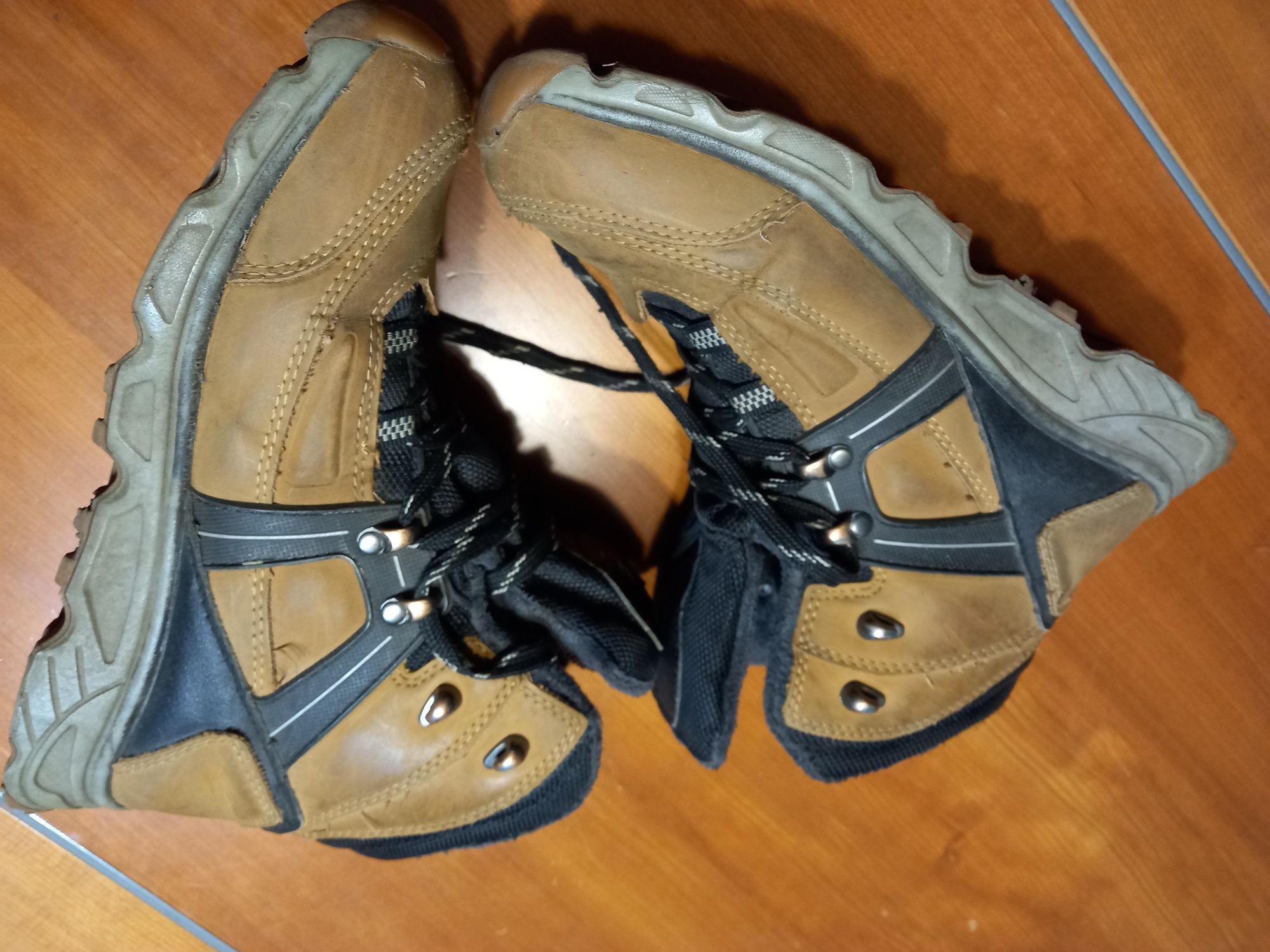 Buty 38 Fila. Idealne w góry. FIrmowe trapery na trekking i nie tylko.