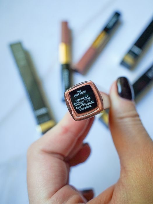 Рідка помада Chanel Le Rouge Duo Ultra Tenue 186 Pink Nude