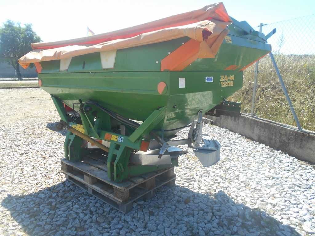 Espalhador de adubo amazone de 2.200L