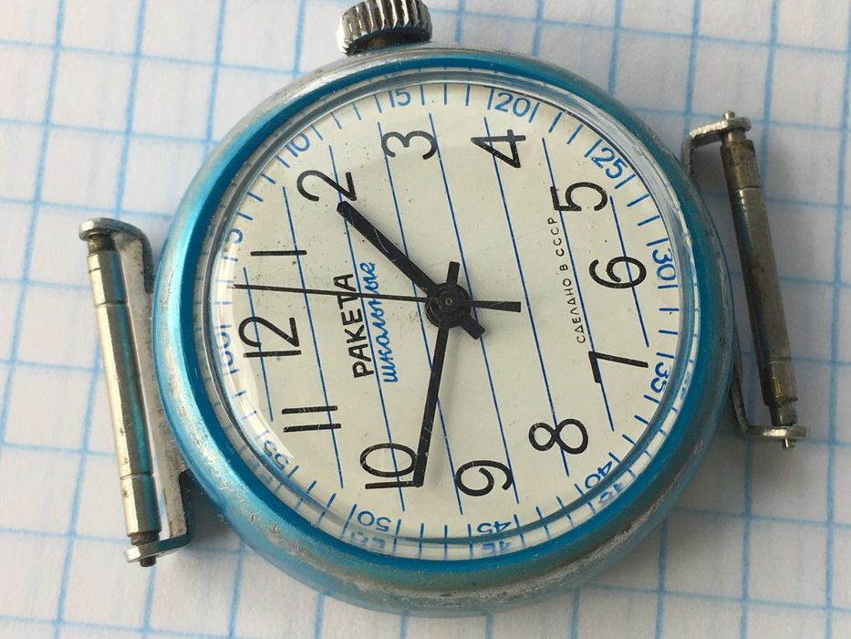 Часы механические Ракета школьные СССР не рабочие