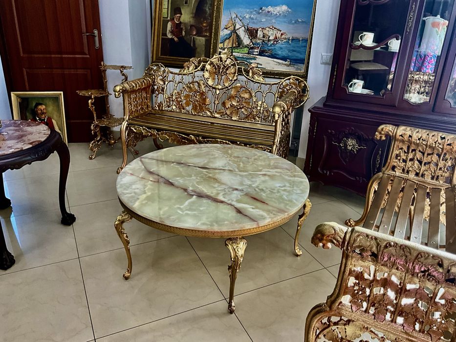 Стіл масивний бронзовий з масивним оніксом.Франція
