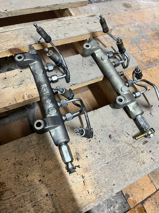 Паливна рампа з датчиком Nissan Navara D40 Pathfinder R51