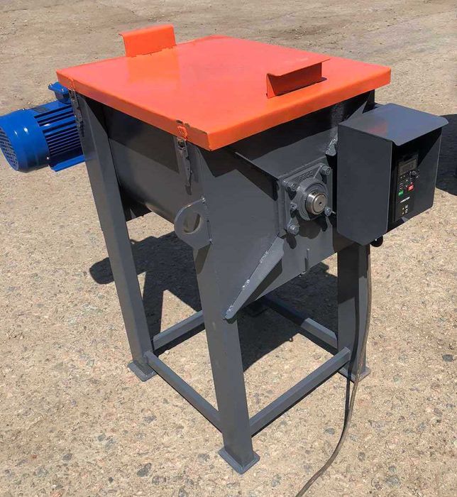 Кормозмішувач, шнековий змішувач, шнековый смеситель, кормосмеситель